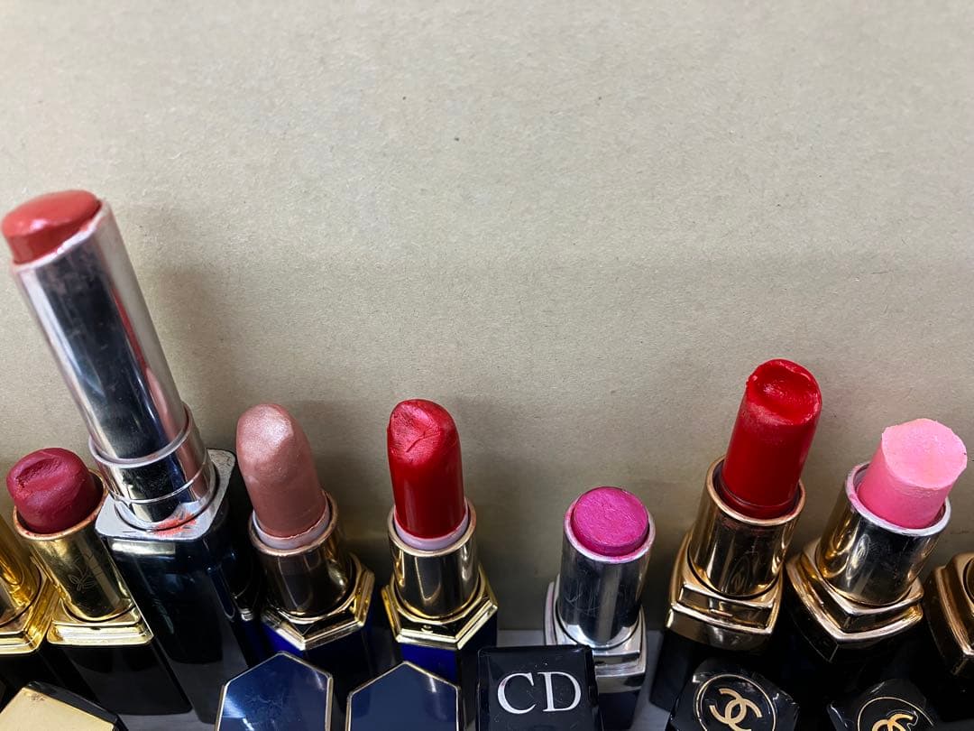 CHANEL YSL Diorなど口紅　アイシャドウ　リップ　35品まとめ売り