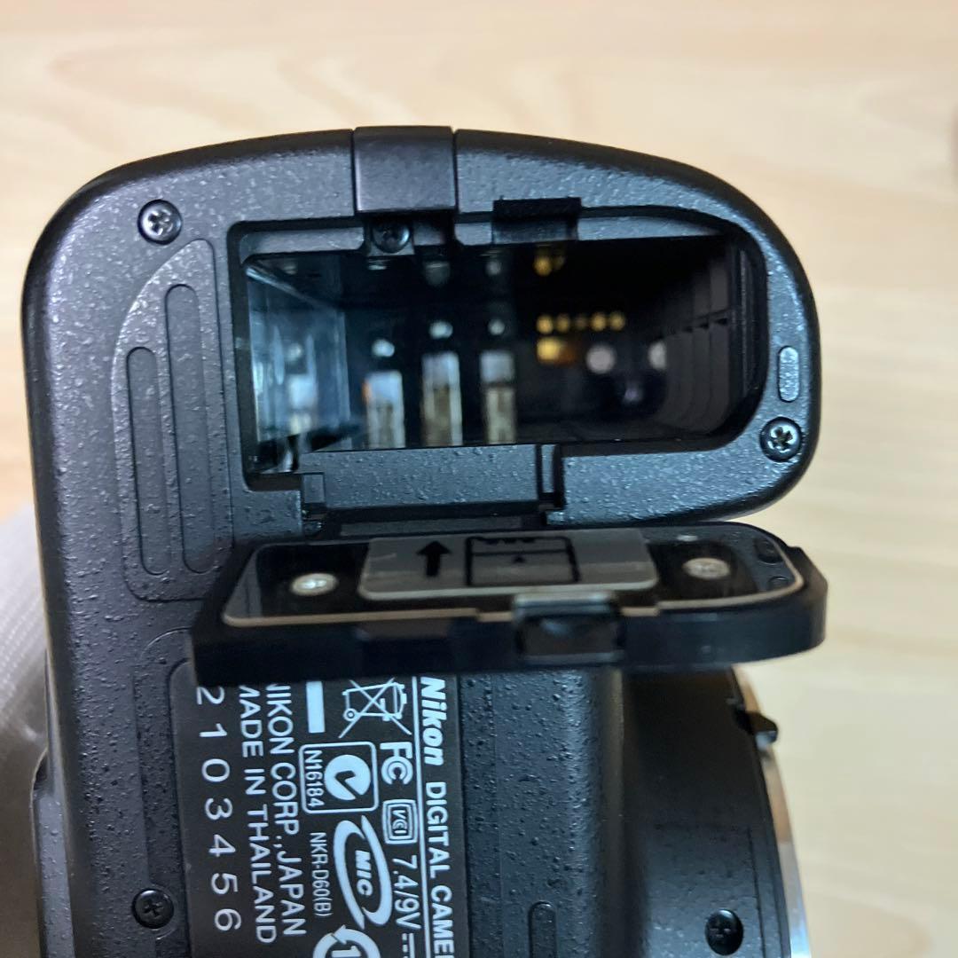 Nikon D60 （シャッターカウント 2271 ）デジタルカメラ　美品