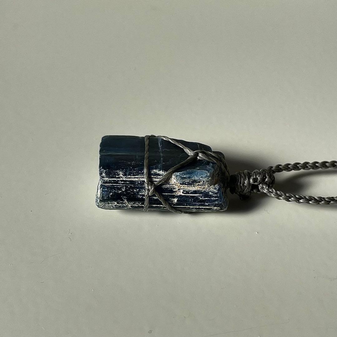 カイヤナイト ネパール産 ＊ ハンドメイド マクラメペンダント ネックレス ⑥