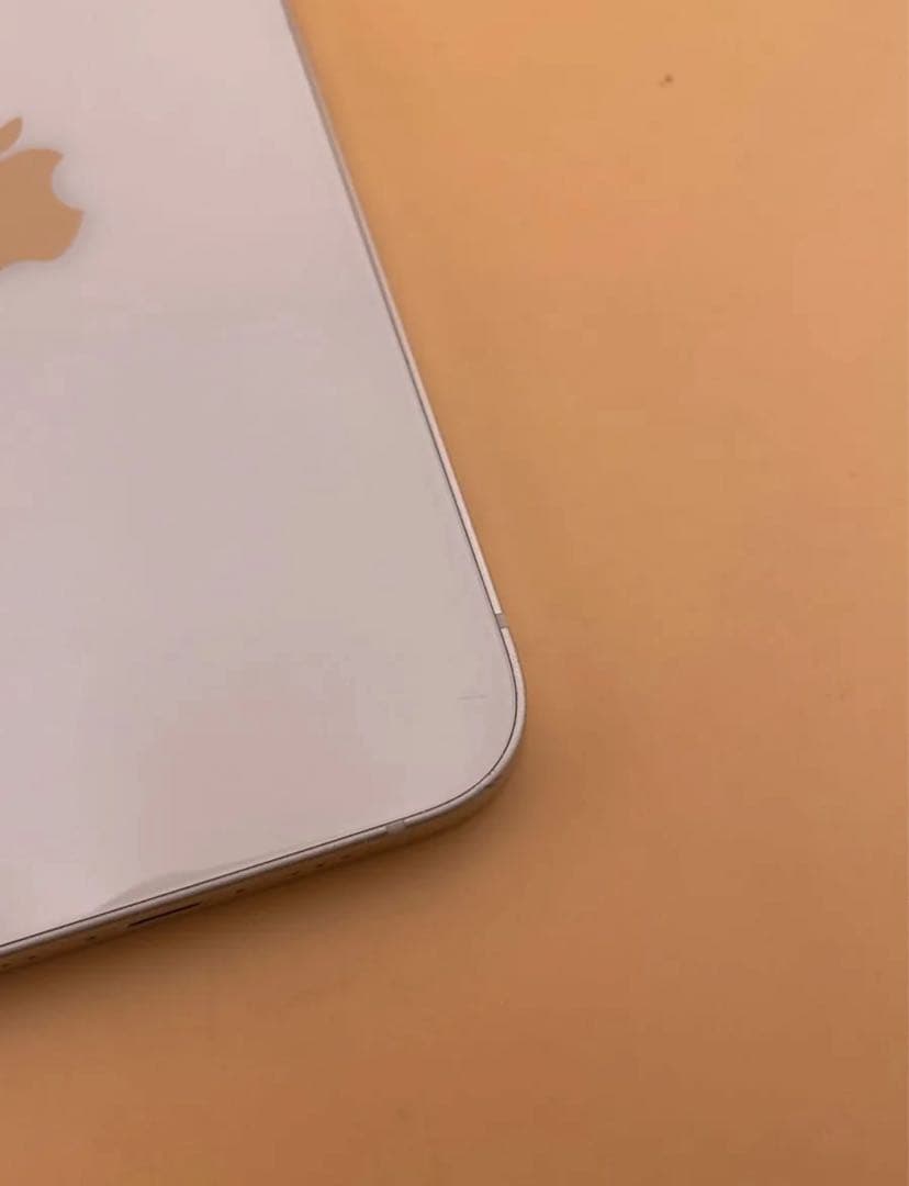 iPhone 14 128GB SIMフリー スターライト　バッテリー100%