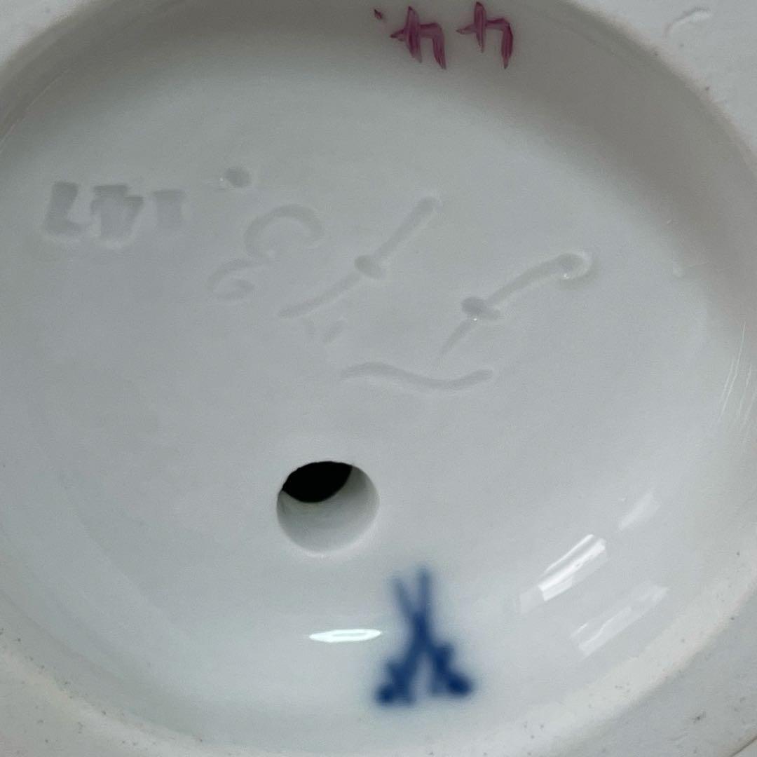 ・伝書鳩を持つ羊飼いの女性・マイセン・ボタン剣・高さ１８cm・Meissen・