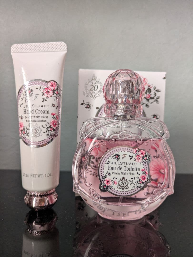 JILLSTUART オードトワレ ピーチーホワイトフローラル ハンドクリーム付
