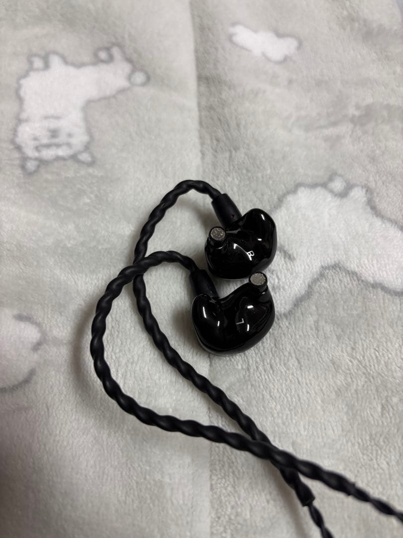 RAZER MORAY 有線イヤホン