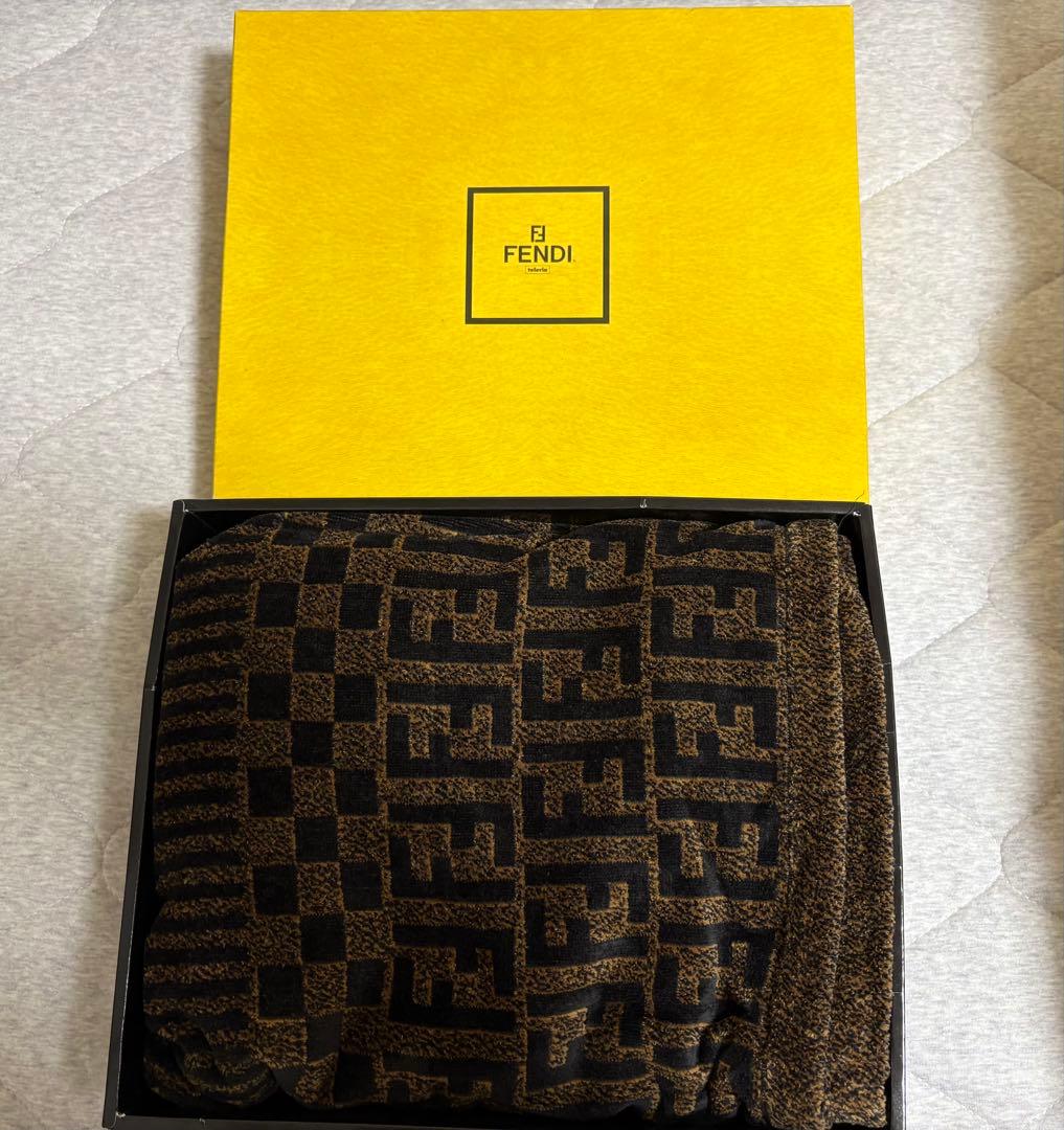 【新品未使用】Fendi バスタオル 　ズッカ柄