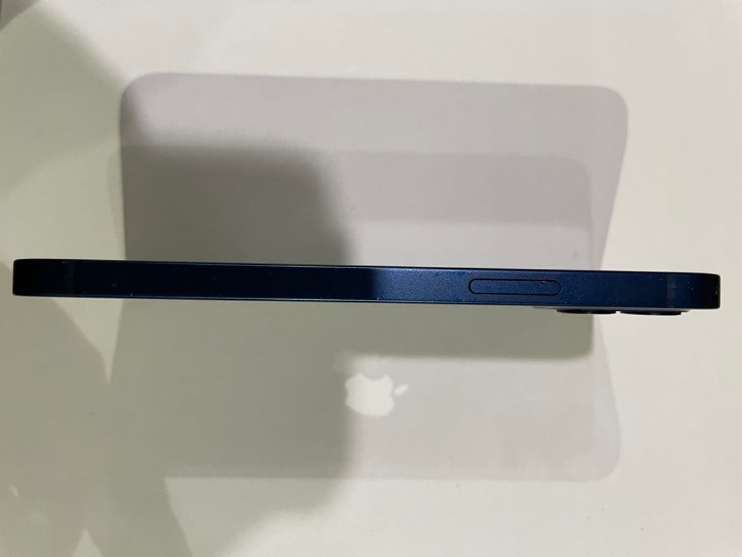 【美品】Apple iPhone 12 64GB SIMフリー