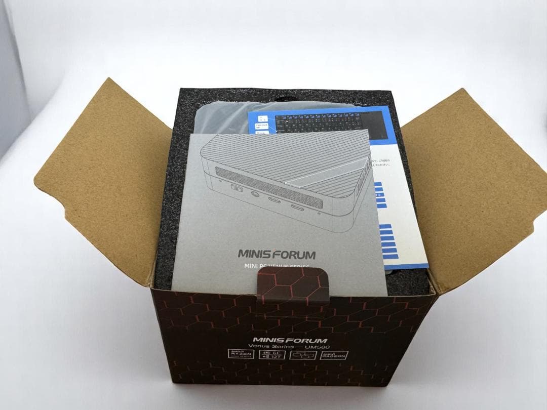 ⭐休日特価⭐高性能＆軽量⭐MINISFORUM UM560⭐