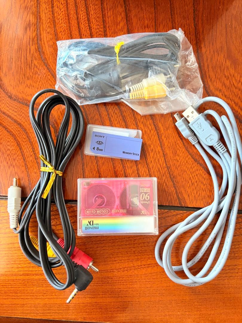 SONY DCR-TRV22 ホワイト MiniDVビデオカメラ 動作品