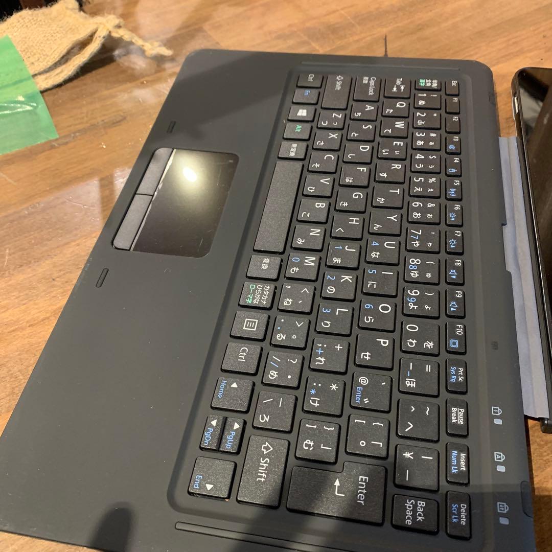 富士通　タブレットノートPC ARROWS Tab R726/P 2018年製