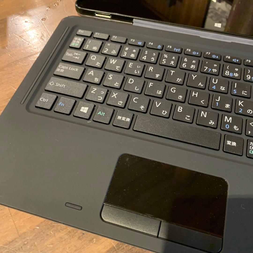 富士通　タブレットノートPC ARROWS Tab R726/P 2018年製