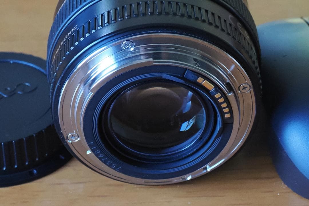 Canon EF 85mm f/1.8 USM レンズ