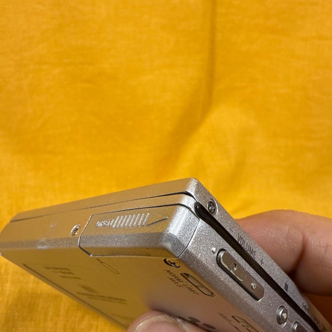 【完動品 】SONY MDウォークマン MZ-E700 シルバー 動作良好