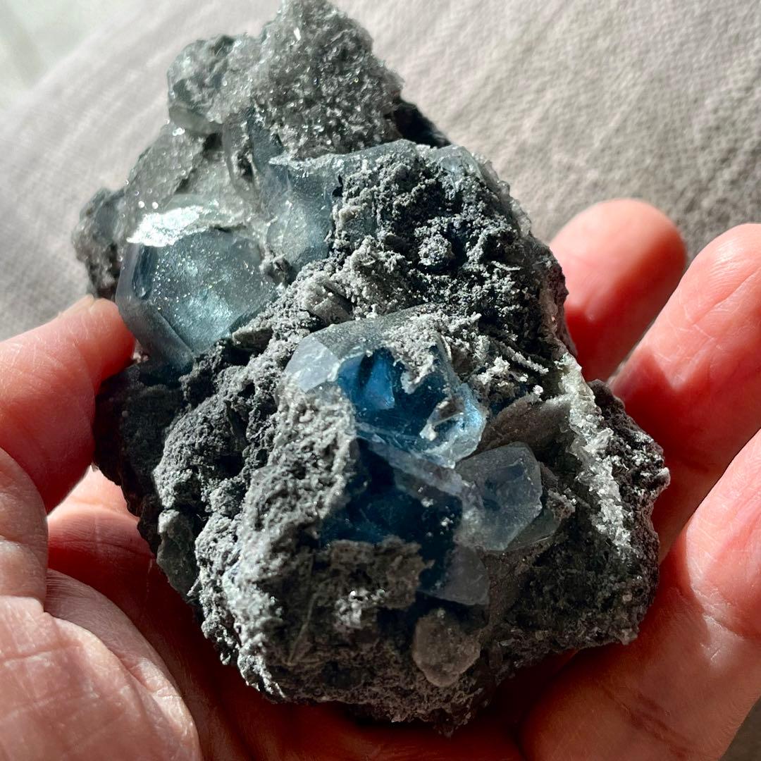 虹 キューブ ブルー フローライト 983.75ct 蛍石 原石 鉱物 天然石