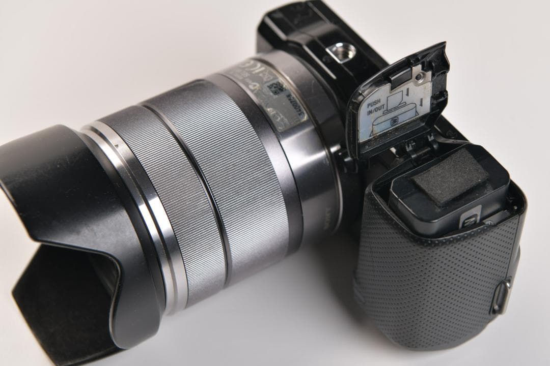 ソニ－NEX-5N+ストロボ+バッテリーグリップ(ジャンク扱い)
