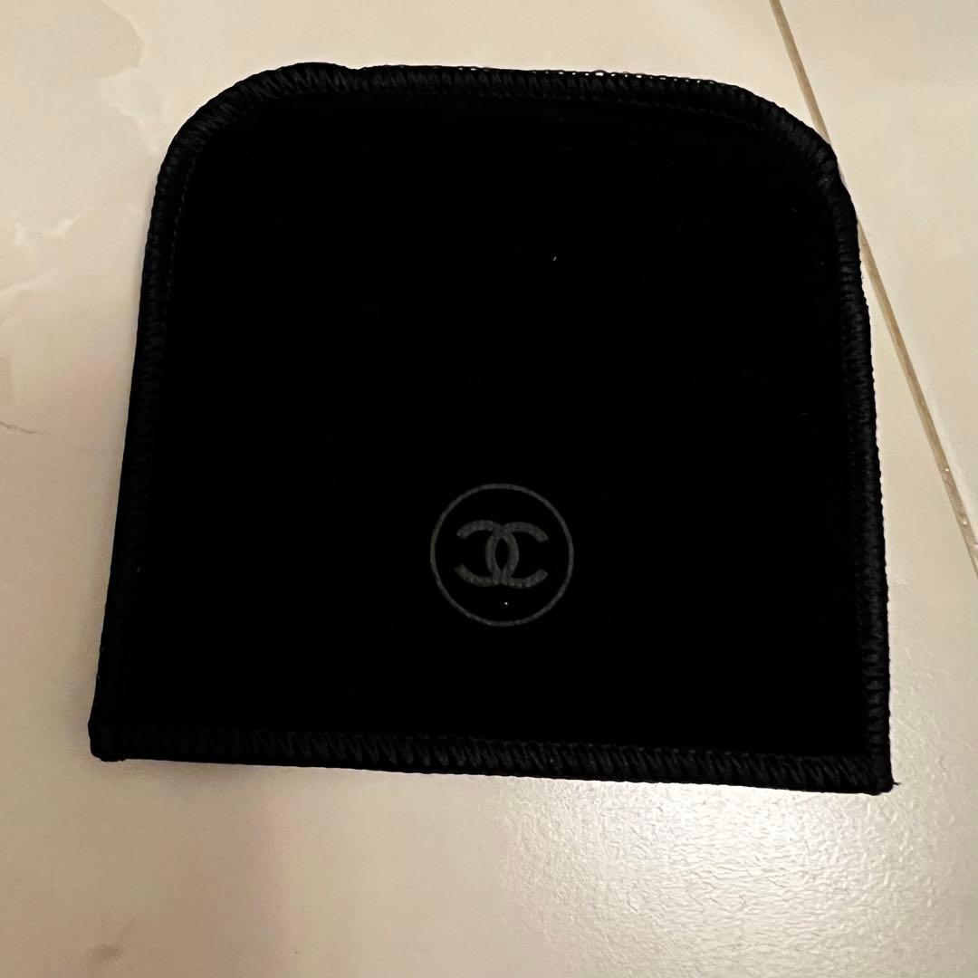 新品未使用　CHANEL コンパクトミラー　ブラック　ショッパー付き　拡大鏡付き