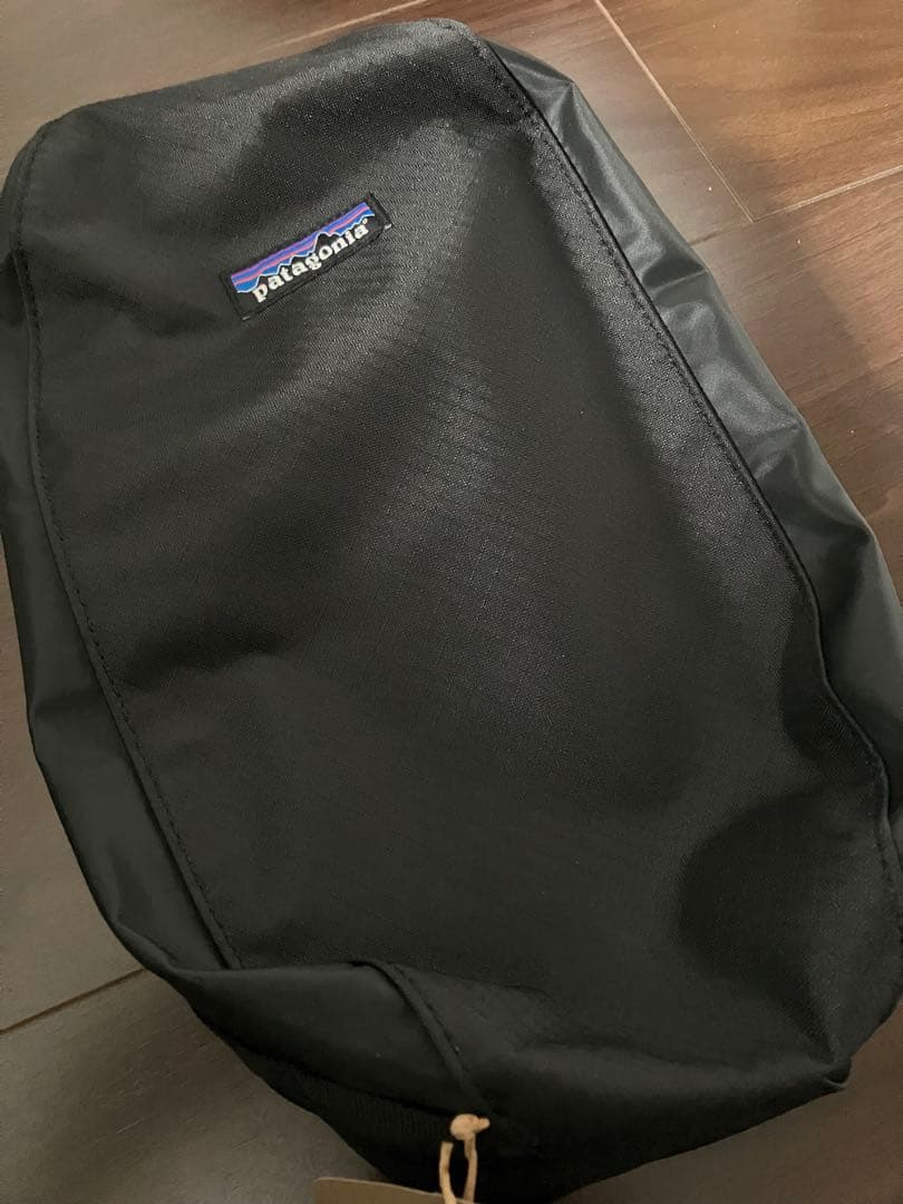パタゴニア ブラックホール・キューブ 6L 新品
