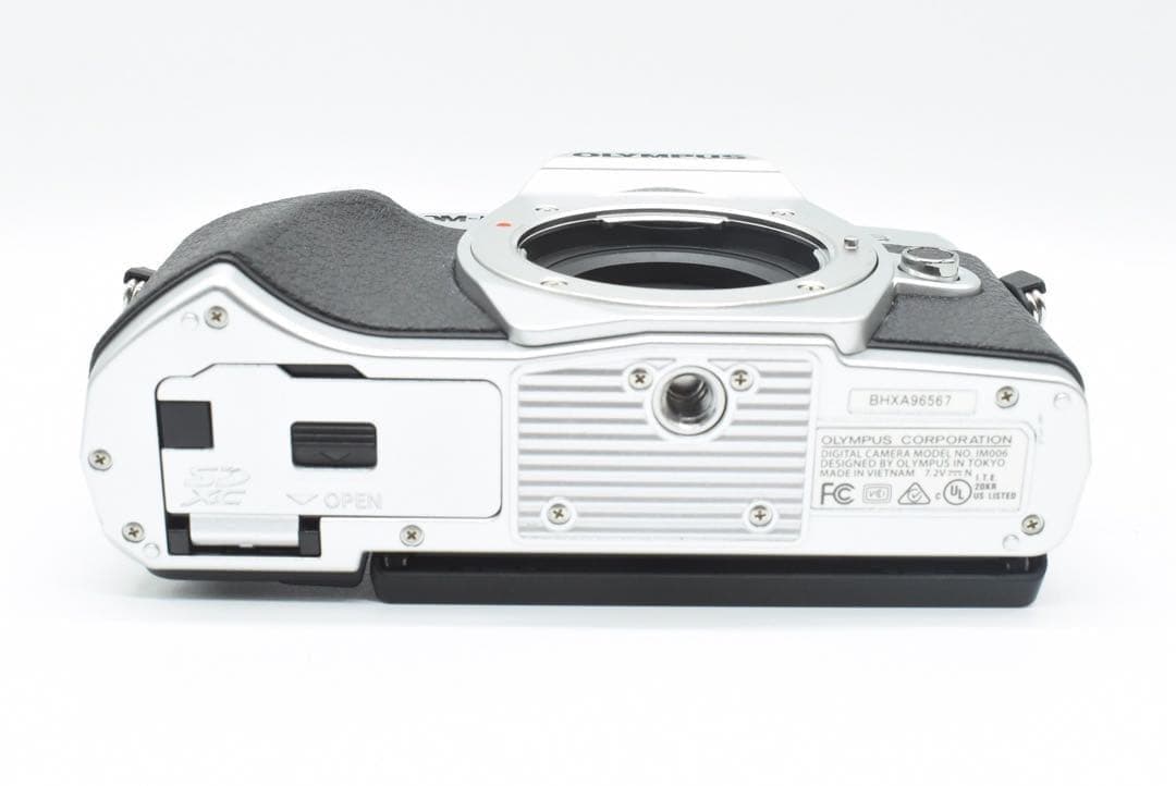【ほぼ新品】OLYMPUS オリンパス E-M10 markⅢ S数1500回
