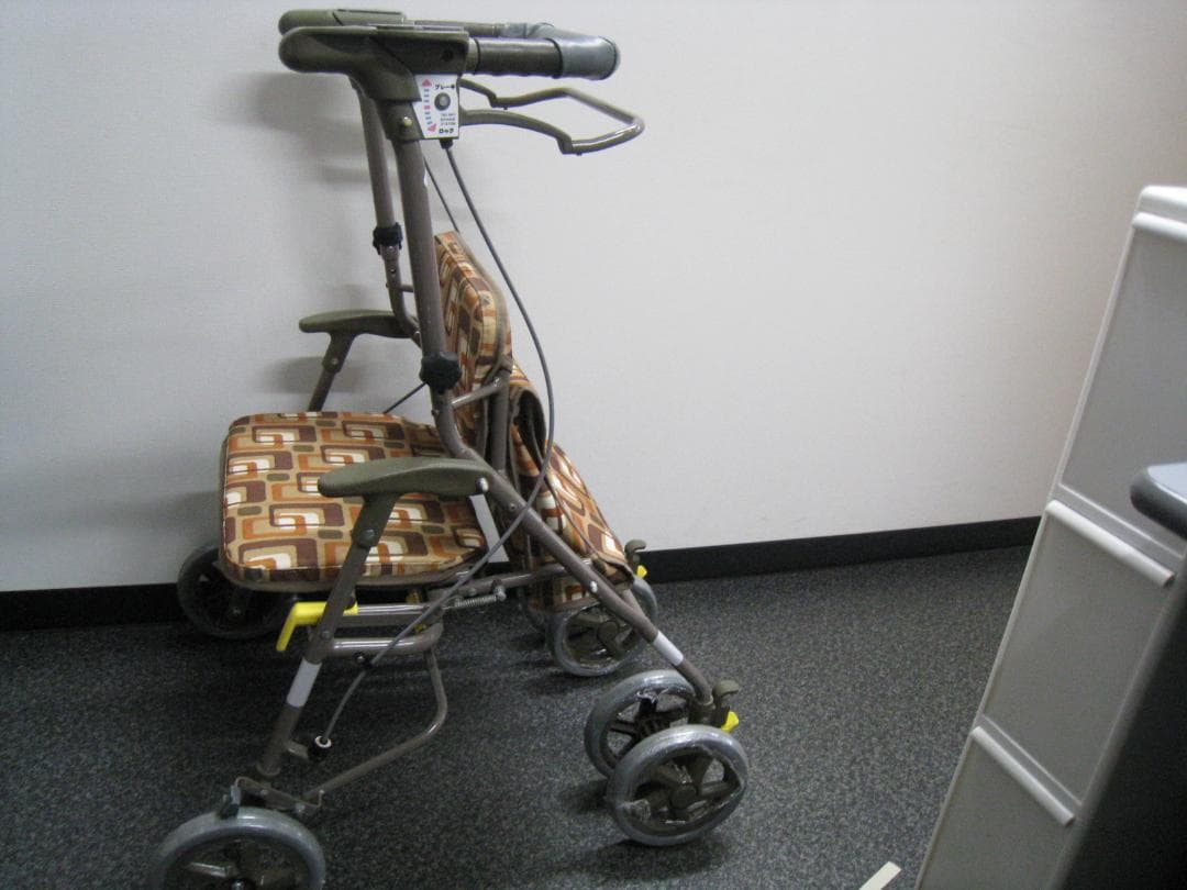 【島製作所】四輪歩行車　シンフォニーワイドSP 介護用歩行車 GAブラウン