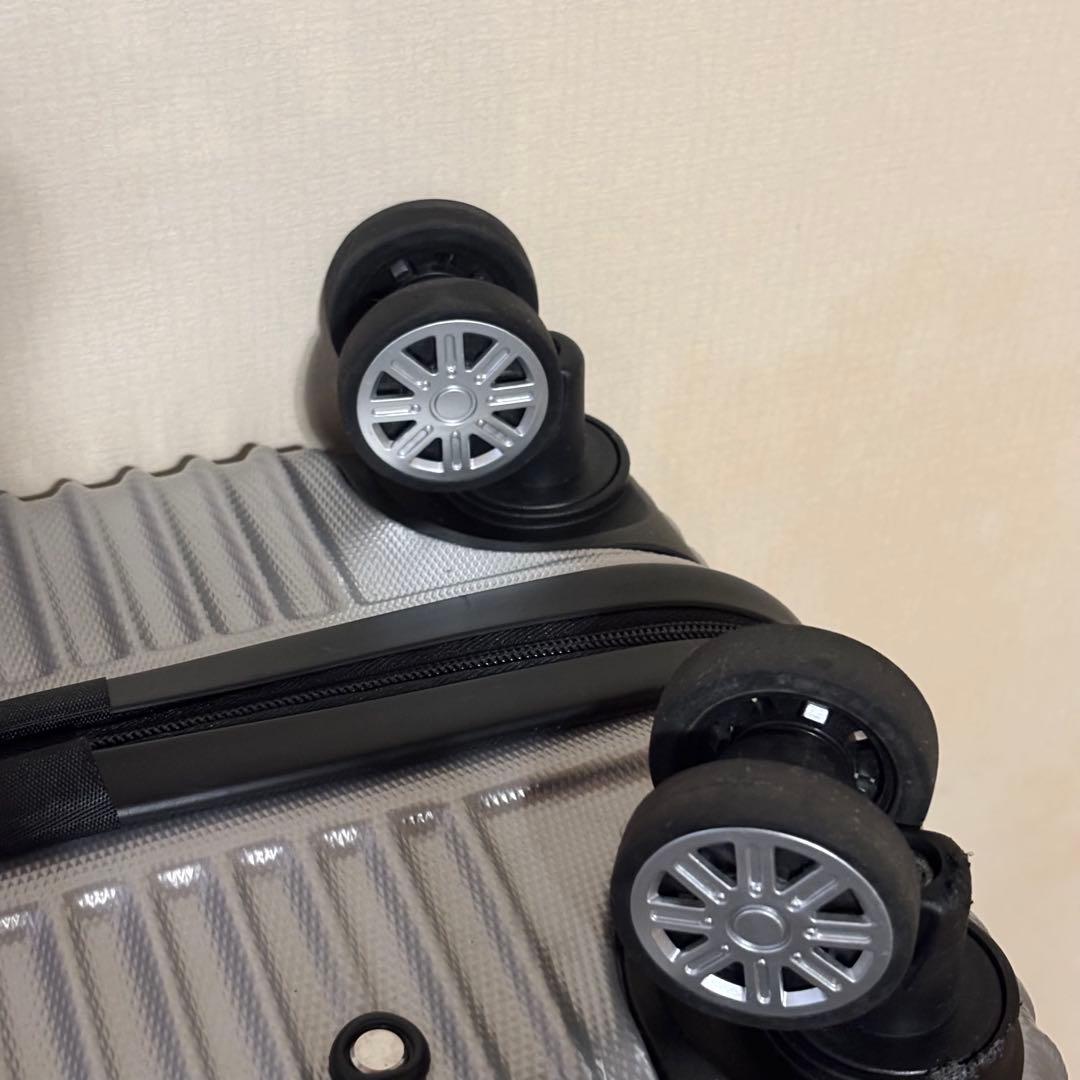 moz キャリーケース　MOZ0020SV シルバー　軽量