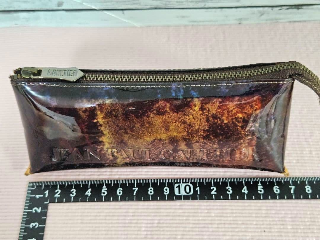 【新品】Jean Paul Gaultier☆Vサイバー三角ポーチ☆ゴルチェ