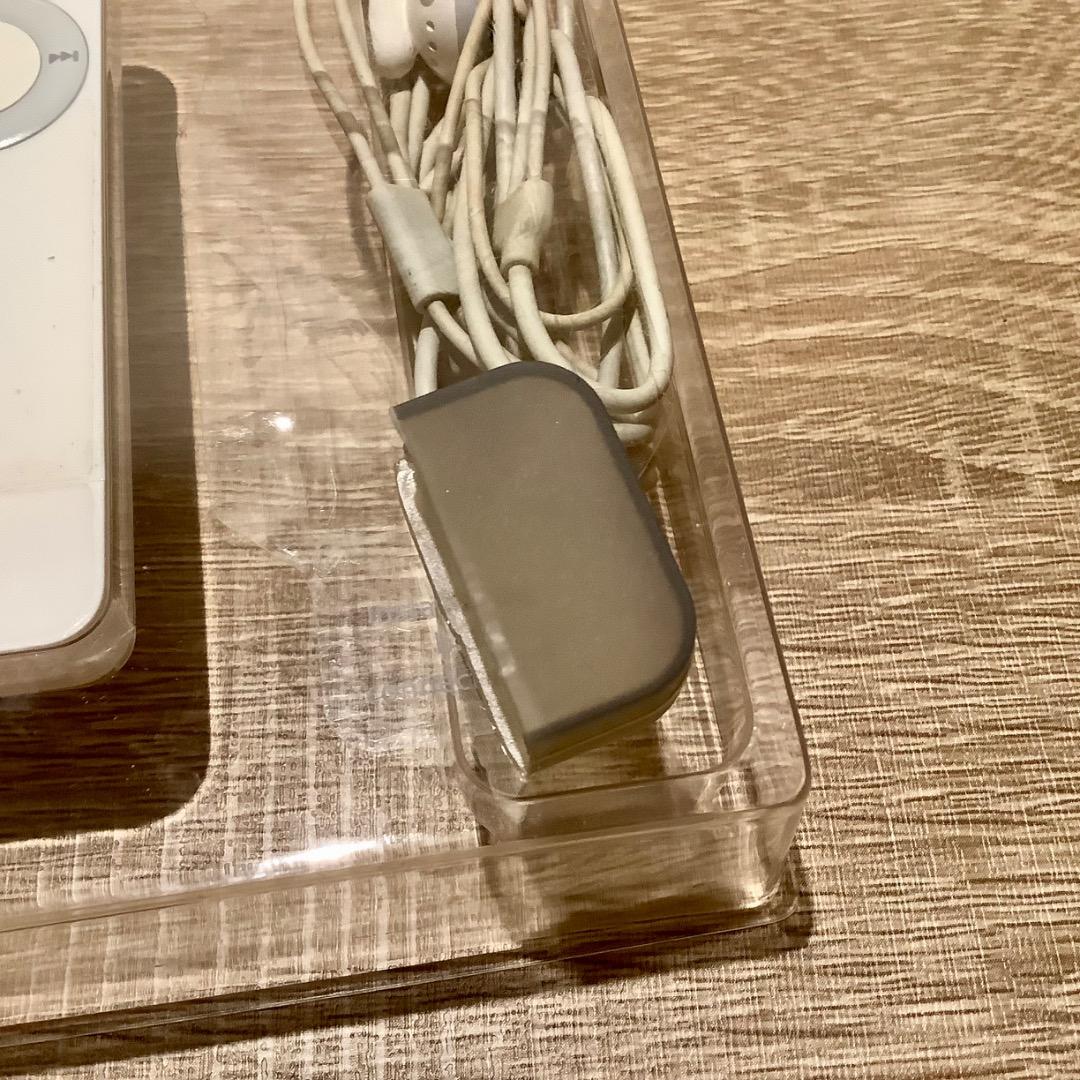 iPod　shuffle　シャッフル　1GB　初代　ホワイト　箱入り　付属品有