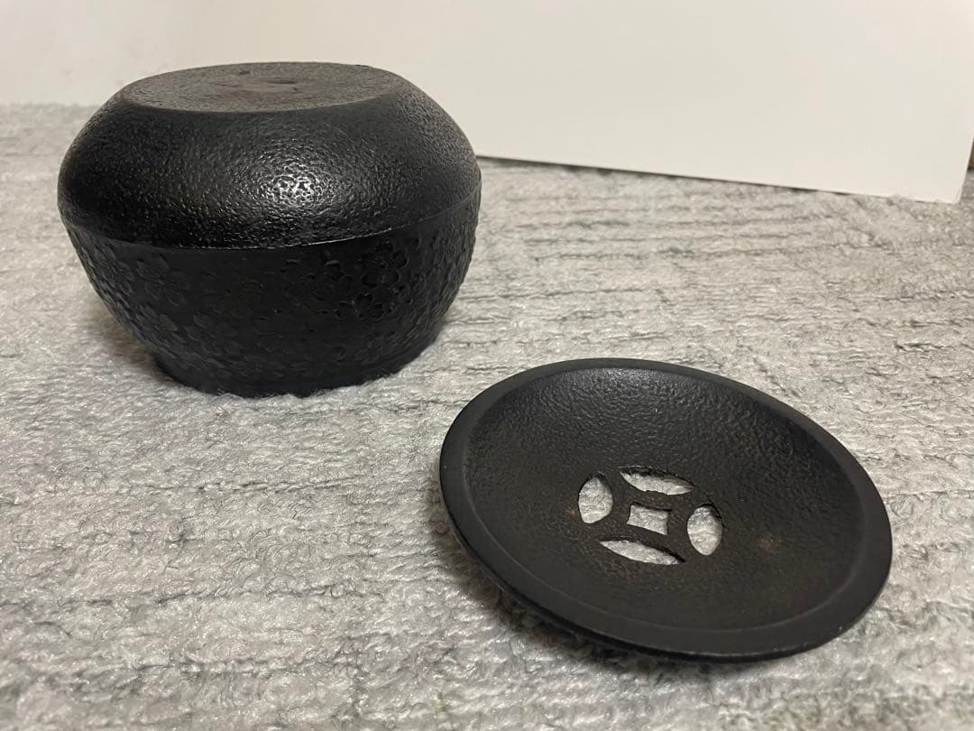 【南部鉄器】黒い茶道具 桜肌鉄瓶　丸型