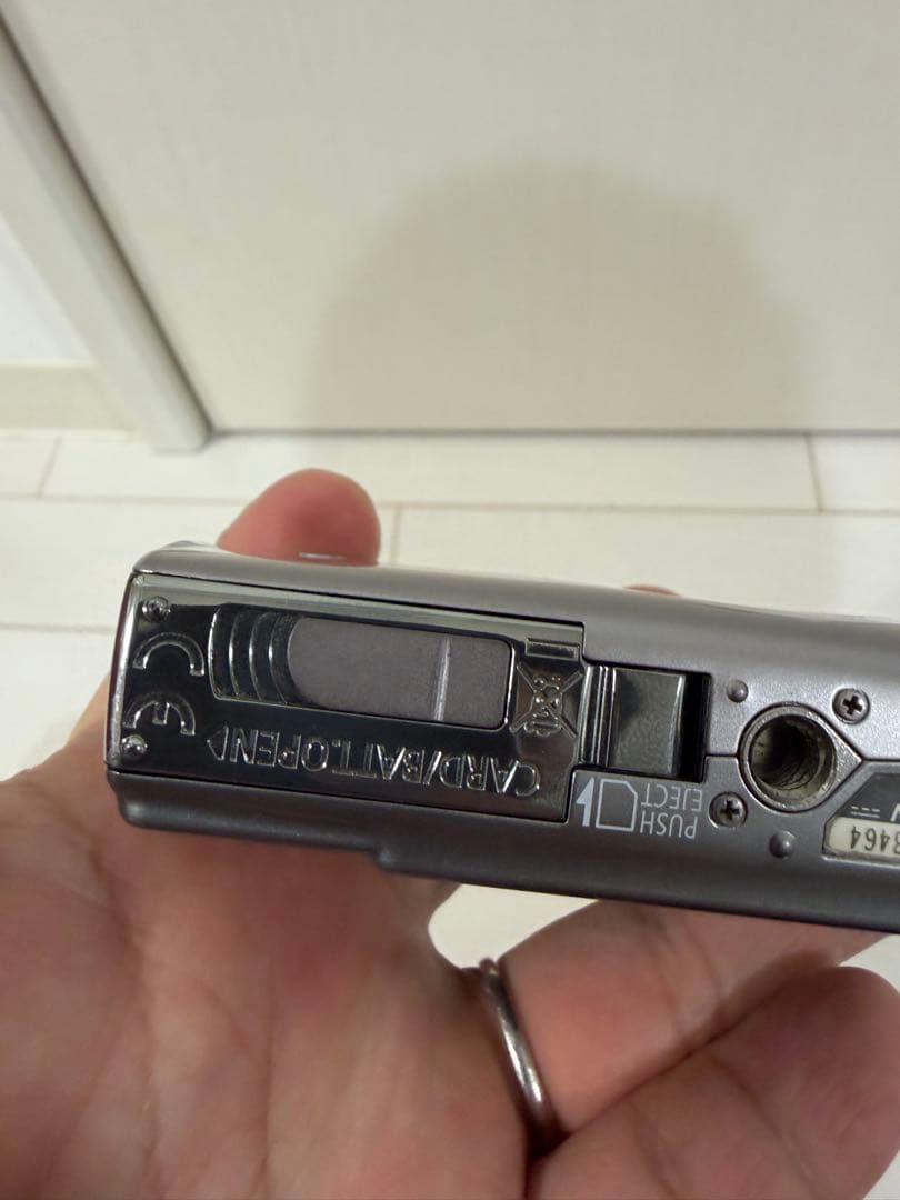 00 Canon IXY900IS DIGITAL シルバー ジャンク